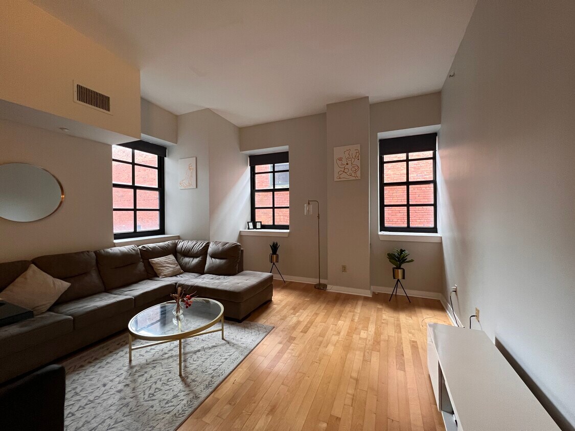 Foto principal - 237 Granby St