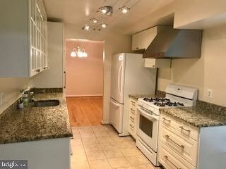 Building Photo - 8416 Briar Creek Dr