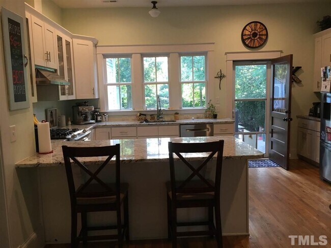 Foto del edificio - 605 Elm St