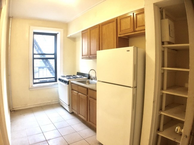 Building Photo - 221 Linden Blvd