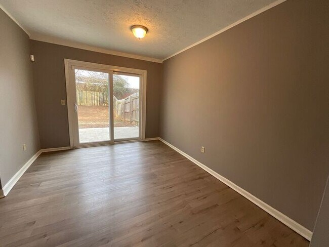 Foto del edificio - 1439 Springleaf Cir SE