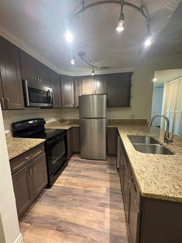 Foto del edificio - 7522 Holly Hill Dr