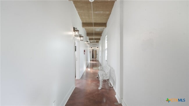 Building Photo - 222 Losoya St