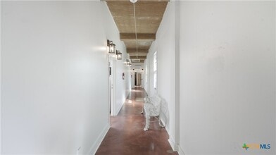 Building Photo - 222 Losoya St