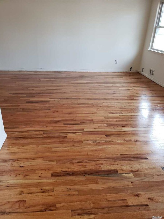 Foto del edificio - 57-02-226 226th St