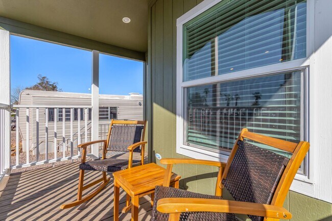 Building Photo - 9985 N Pinal Ave