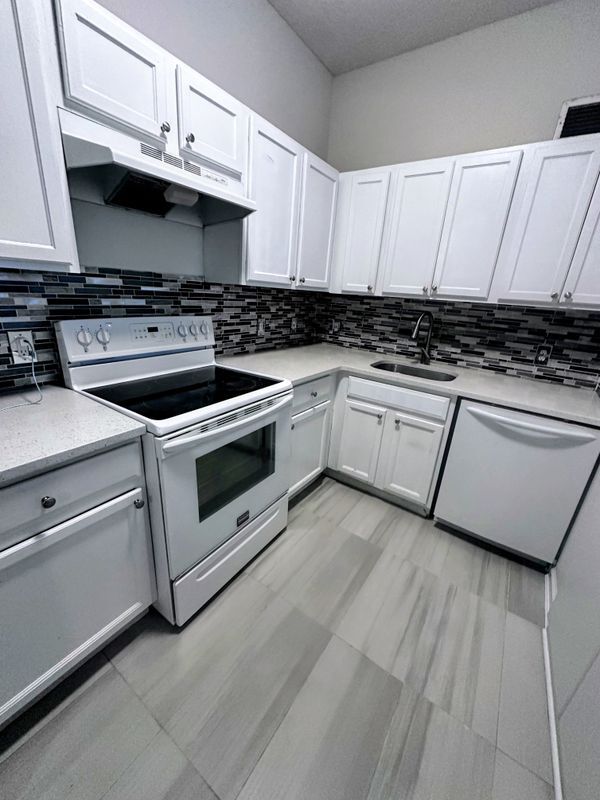 Building Photo - 2-21 Beach 80th Street, 1G