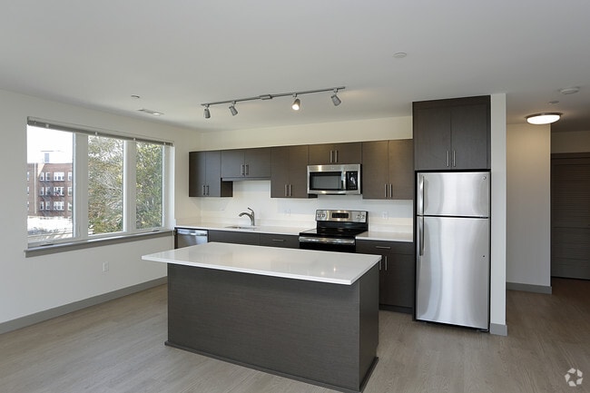 Interior Photo - The Beverly Collection: Flats at 131