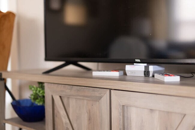 Building Photo - 6011 Ellen Ave