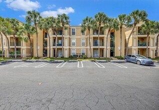 Building Photo - 733 Riverside Dr