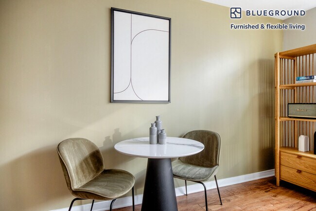 Foto del edificio - 1011 4th St NW