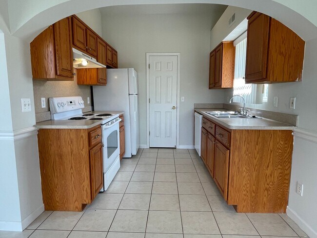 Foto del edificio - Shelby Township 2 Bedroom, 2 Bath Condo-St...