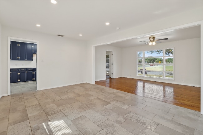 Foto del edificio - 4634 Weir Dr