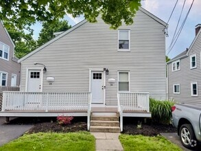 Building Photo - 14 Lawn Ave