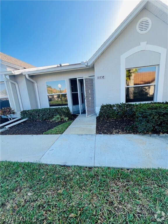 Four Seasons Apartments for Rent with Extra Storage Naples, FL 1