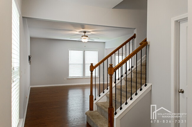 Foto del edificio - 332 Hardy Ives Ln