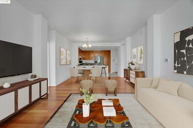 Building Photo - 423 7th St