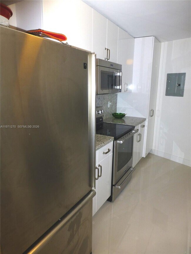 Foto del edificio - 1881 Washington Ave