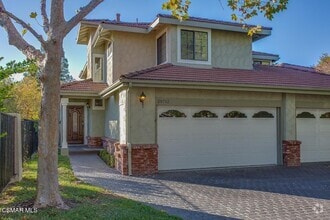 Building Photo - 29712 Strawberry Hill Dr