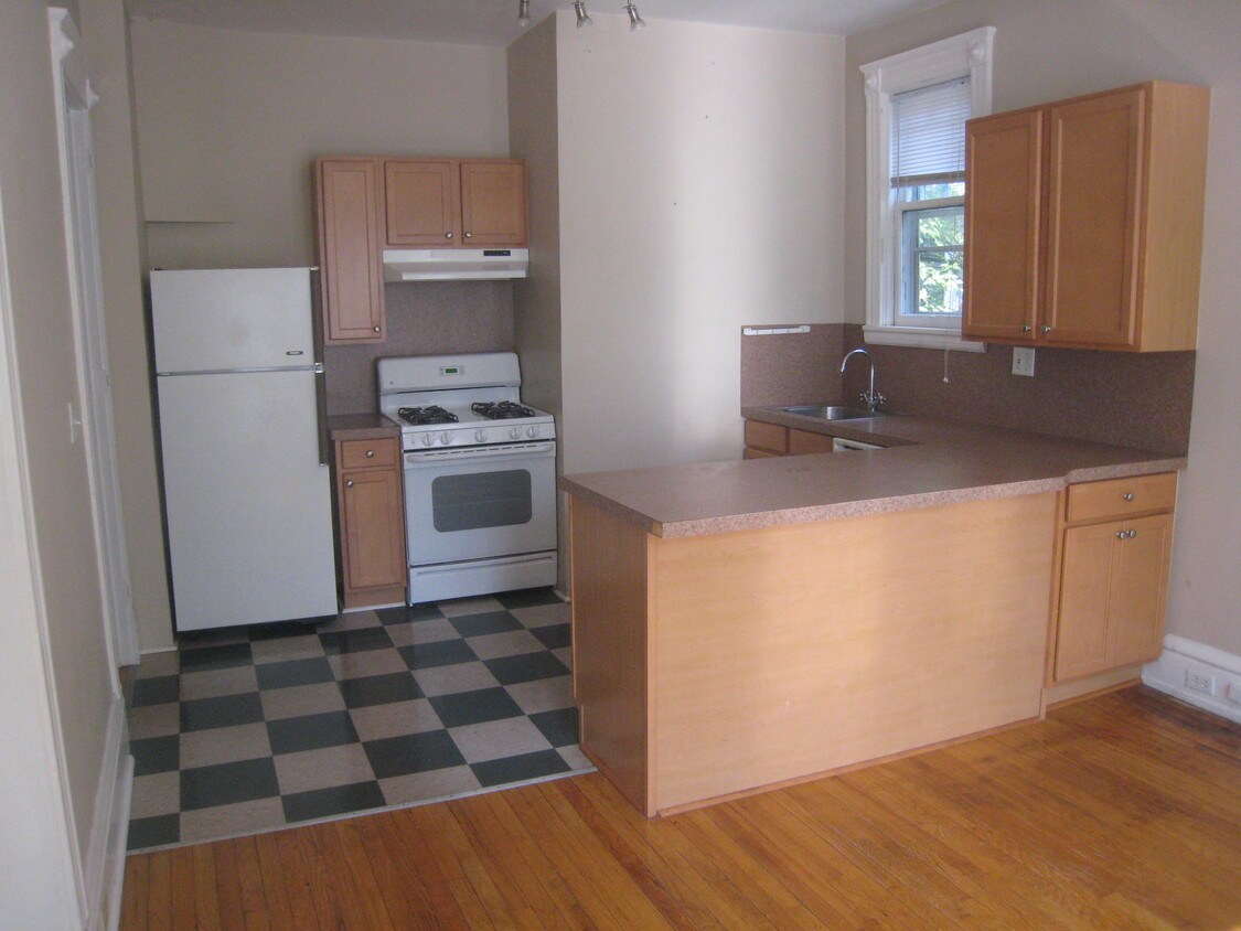 Primary Photo - 527 Prospect Ave SE