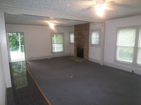 Foto del edificio - 882 E Broad St