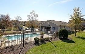 Primary Photo - 100-500 Stonebridge Way