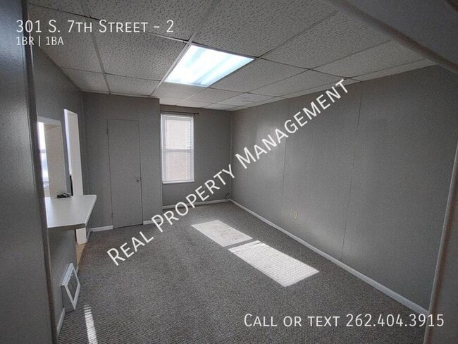 Building Photo - 301 S 7th St