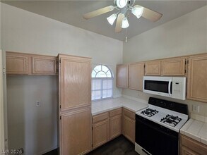 Building Photo - 3125 N Buffalo Dr