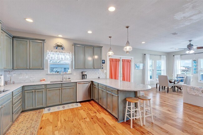 Foto del edificio - 126 Driftwood Rd