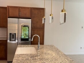 Building Photo - 2759 S Jackrabbit Dr