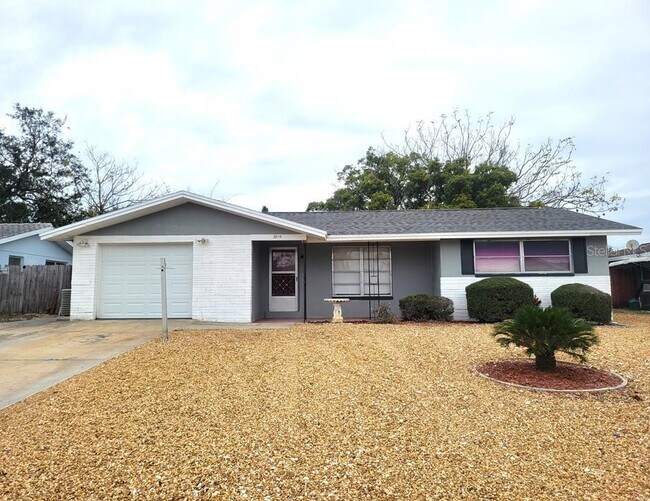 Building Photo - 7815 Waxwood Dr