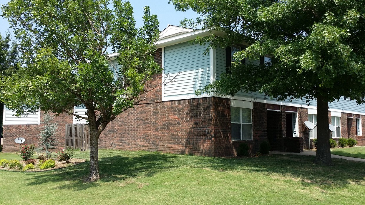 2801 N Edmond St, Muskogee, OK 74403 Townhome Rentals in Muskogee OK