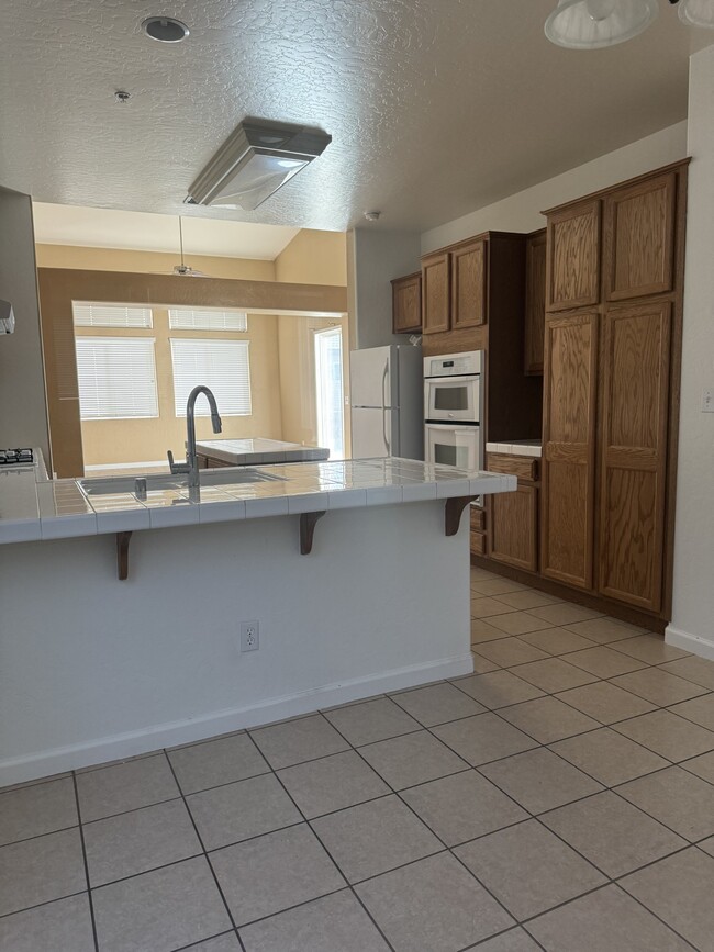 KITCHEN - 1783 Bella Oaks Way