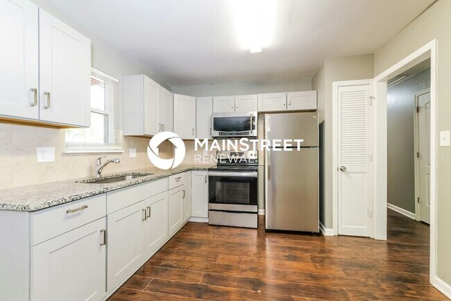 Foto del edificio - 3 Bedroom Pet-Friendly Home in Blue Springs, MO with Main Street Renewal