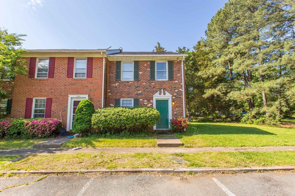 2432 Lafayette Blvd, Fredericksburg, VA 22401 Townhome Rentals in