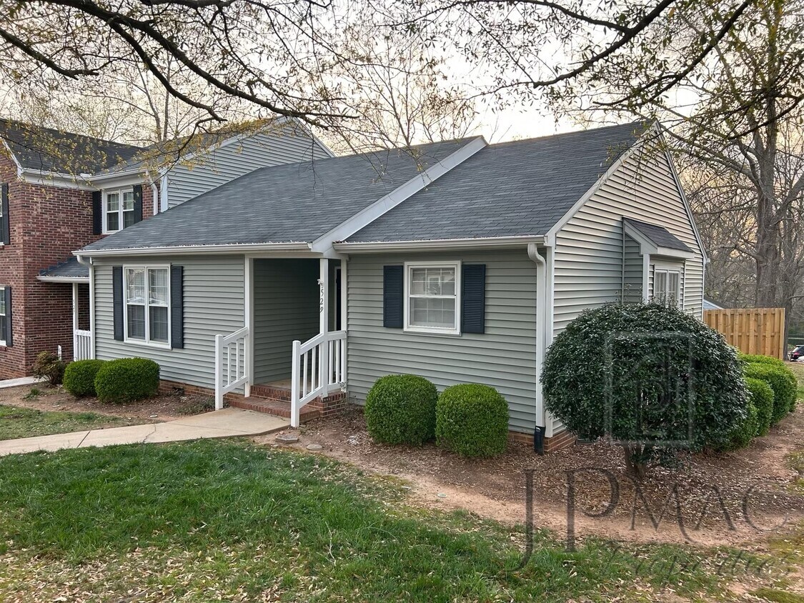 Foto principal - 529 Wentworth St