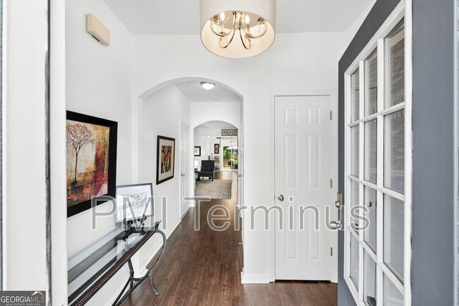 Building Photo - 1914 Lakeshore Overlook Cir NW