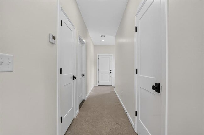 Building Photo - 8756 Patriot Dr