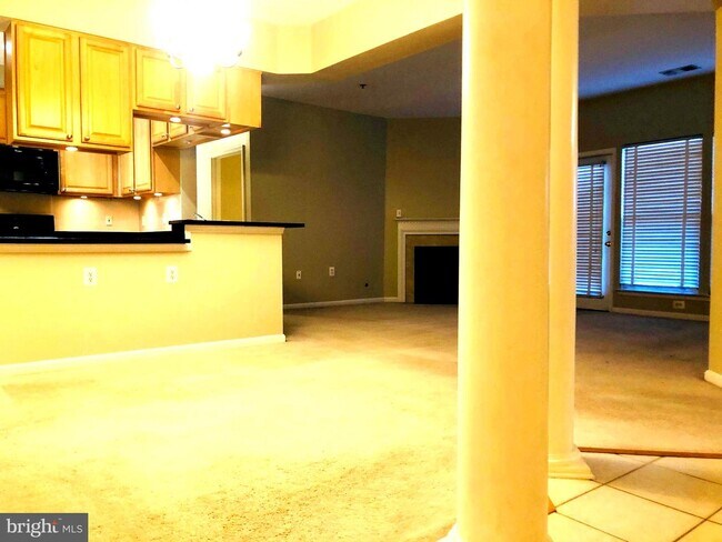 Foto del edificio - 2911 Deer Hollow Way