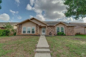Building Photo - 2829 Windsor Dr