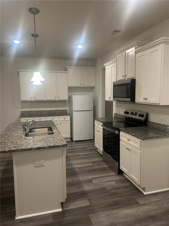 Building Photo - 3701 Abbey Wy