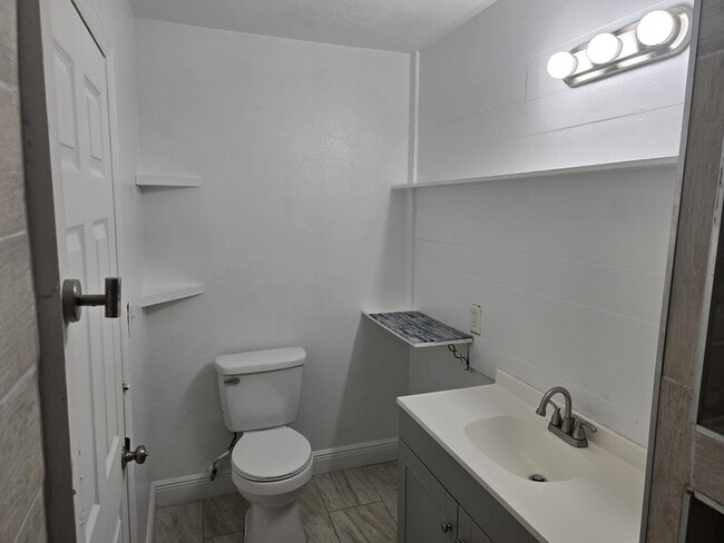 Building Photo - 1624 Coral Way