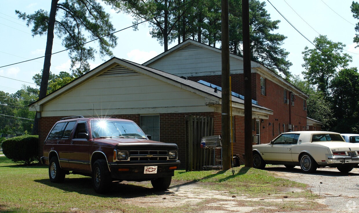 24092419 Bragg Blvd, Fayetteville, NC 28303 Apartments in