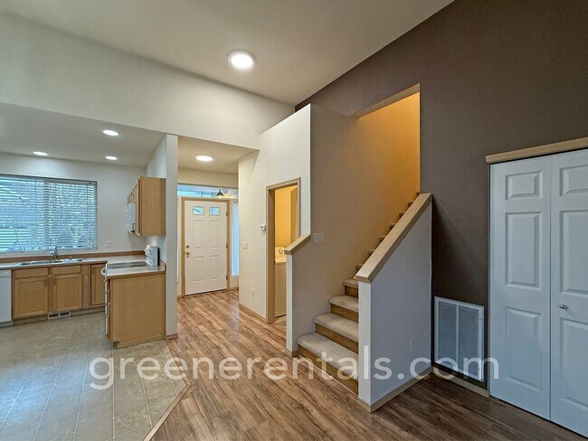 Foto del edificio - 3BR/2.5BA Townhome in Established Olympia Neighborhood