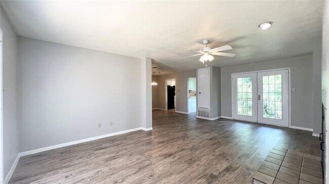 Foto del edificio - 9201 Simmons Rd