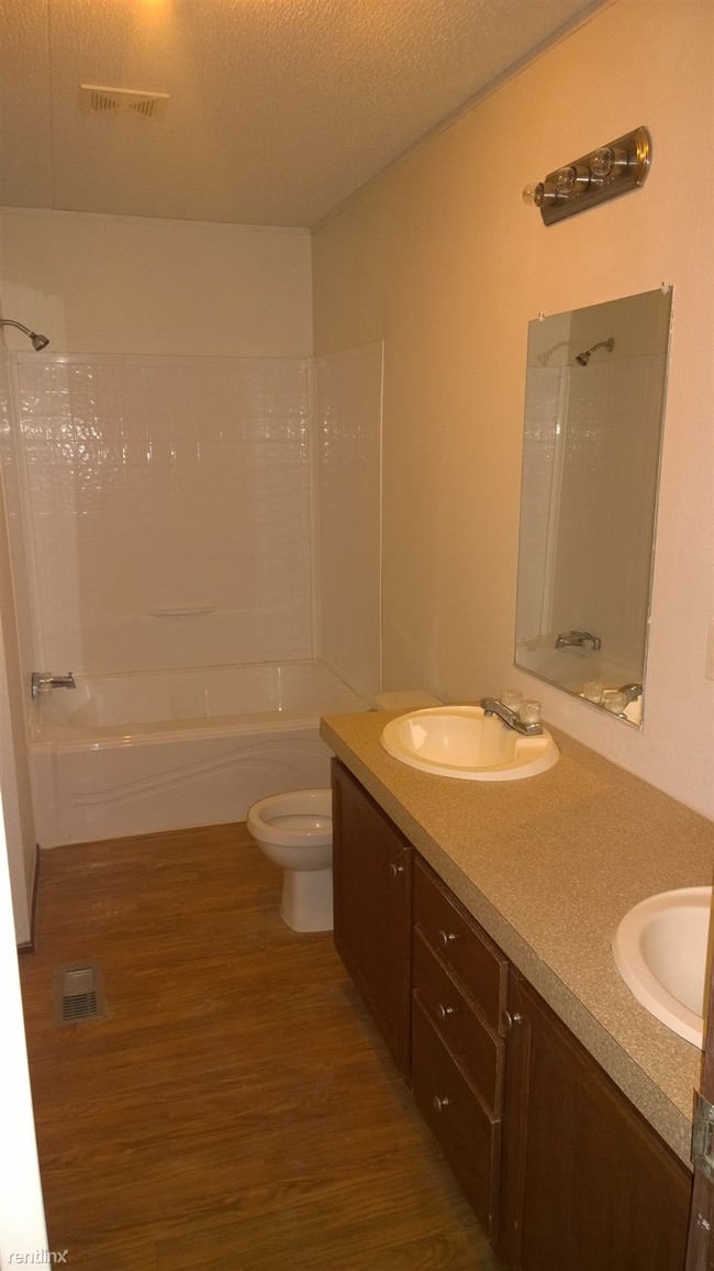 Building Photo - 3 br, 2 bath Mobile Home - 286 Family Dr