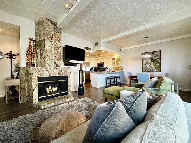Foto del edificio - AVAILABLE NOW! BEAUTIFUL 2 Bedroom / 2 Bath Condo - Corsican Villas in South Palm Desert MOVE IN ...