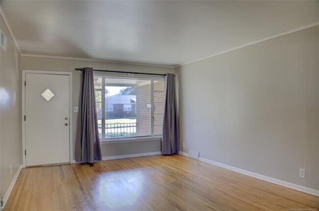 Foto del edificio - Charming Midtown Bungalow!