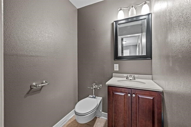 Building Photo - 7648 Broadview Dr