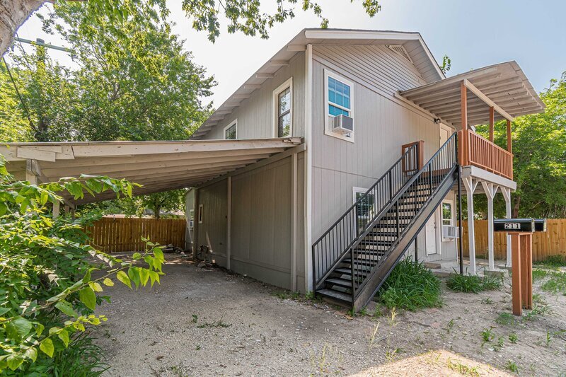 Primary Photo - 211 Pierian Ave